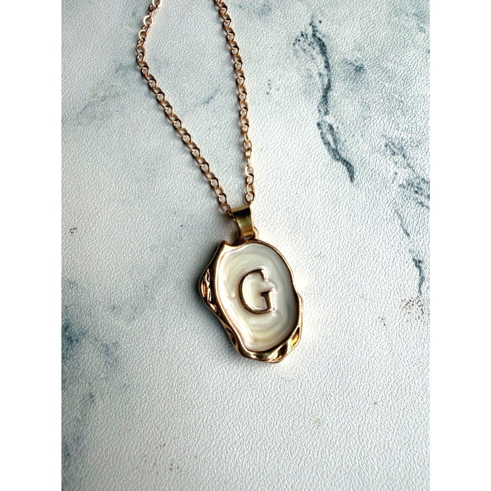 Coastal Grandma Monogram 'G' 18k Gold Plated Oceanus Pearl Oyster Necklace - Picture 4 of 5
